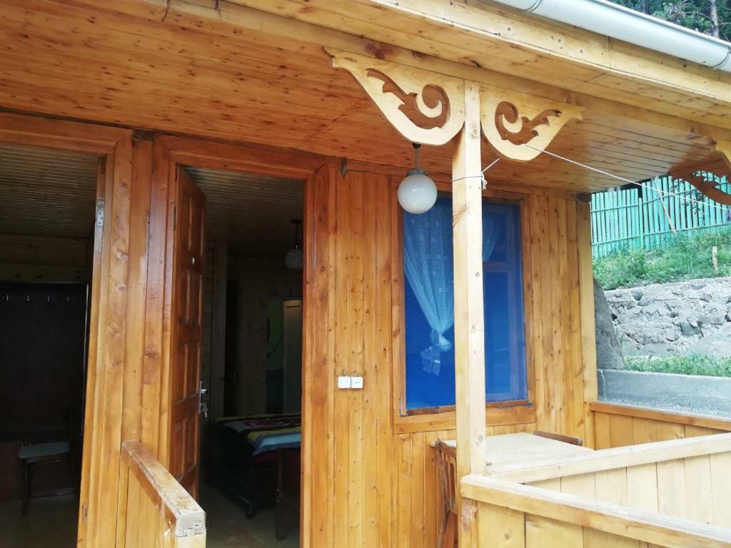 Guest House Ilia Borjomi Ngoại thất bức ảnh